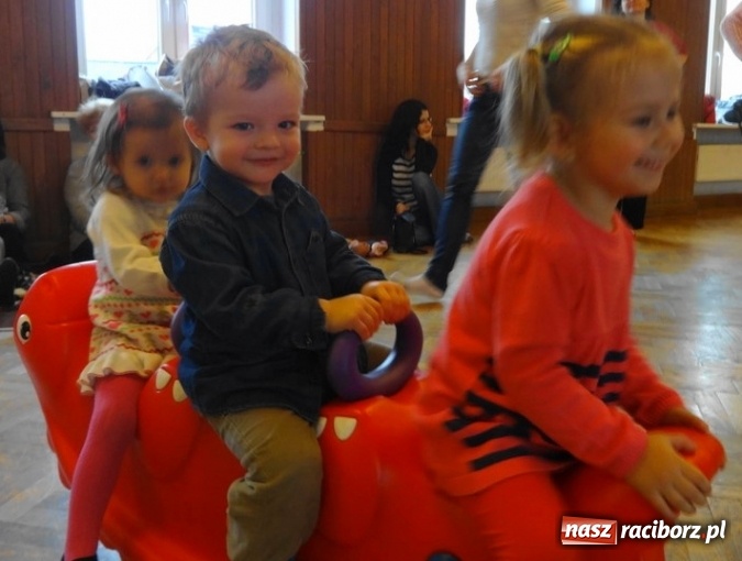 Zdjęcie w galerii na portalu naszraciborz.pl: Gdy dzieci czekają na święta, czyli co słychać w Fiku-miku wiadomości z regionu