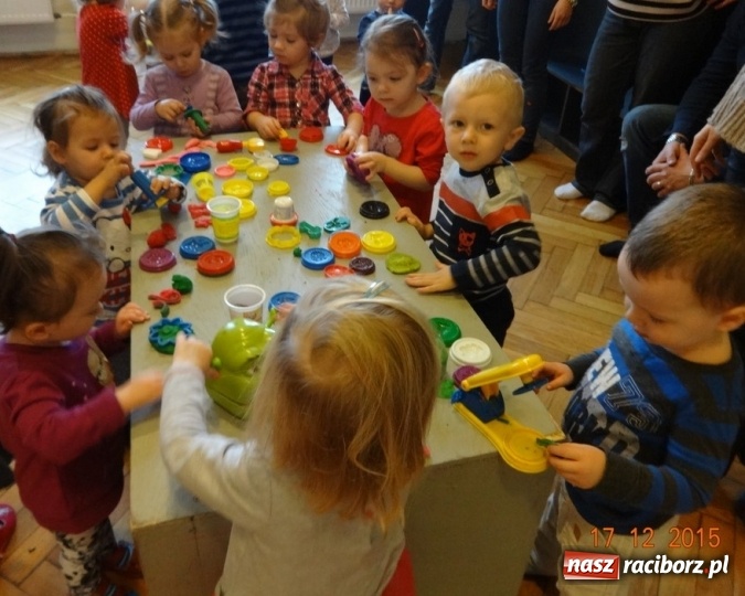 Zdjęcie w galerii na portalu naszraciborz.pl: Gdy dzieci czekają na święta, czyli co słychać w Fiku-miku wiadomości z regionu