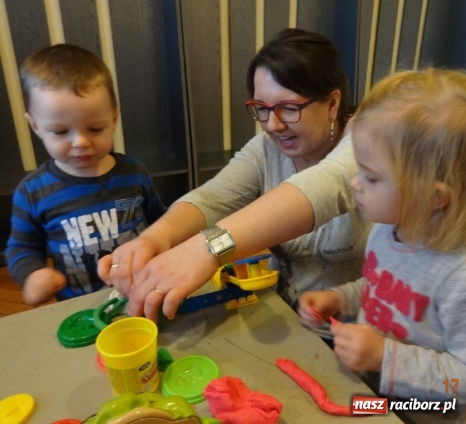 Zdjęcie w galerii na portalu naszraciborz.pl: Gdy dzieci czekają na święta, czyli co słychać w Fiku-miku wiadomości z regionu