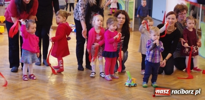 Zdjęcie w galerii na portalu naszraciborz.pl: Gdy dzieci czekają na święta, czyli co słychać w Fiku-miku wiadomości z regionu