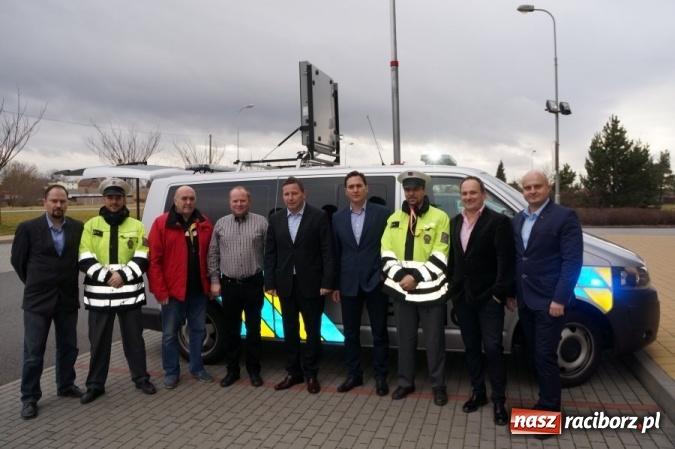 Zdjęcie w galerii na portalu naszraciborz.pl: Międzynarodowy Turniej Halowej Piłki Nożnej w Opawie. Król strzelców z raciborskiej KPP  wiadomości z regionu