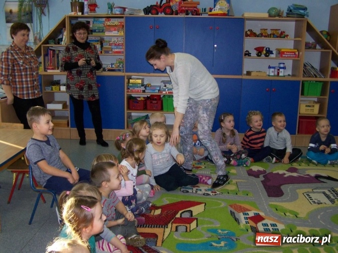 Zdjęcie w galerii na portalu naszraciborz.pl: Akcja Zaczytani w Bibliotece PWSZ wiadomości z regionu