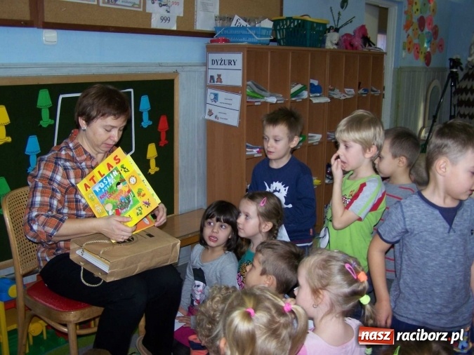 Zdjęcie w galerii na portalu naszraciborz.pl: Akcja Zaczytani w Bibliotece PWSZ wiadomości z regionu