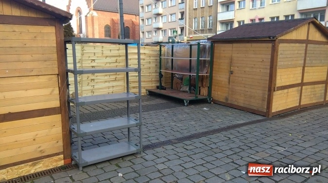 Zdjęcie w galerii na portalu naszraciborz.pl: Raciborski rynek jak turecki bazar  wiadomości z regionu