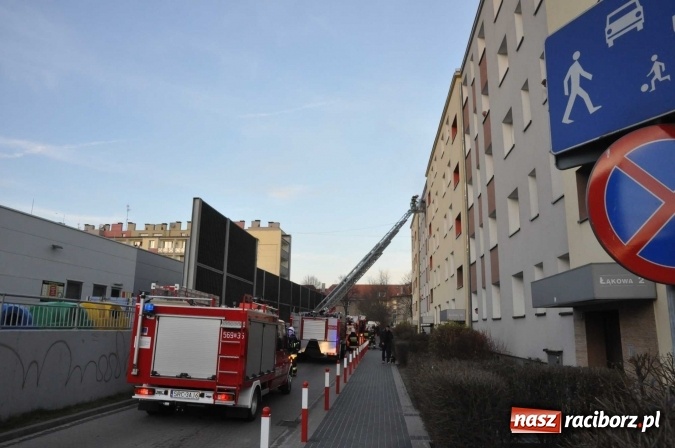 Zdjęcie w galerii na portalu naszraciborz.pl: Pożar w mieszkaniu przy Łąkowej - FOTO wiadomości z regionu