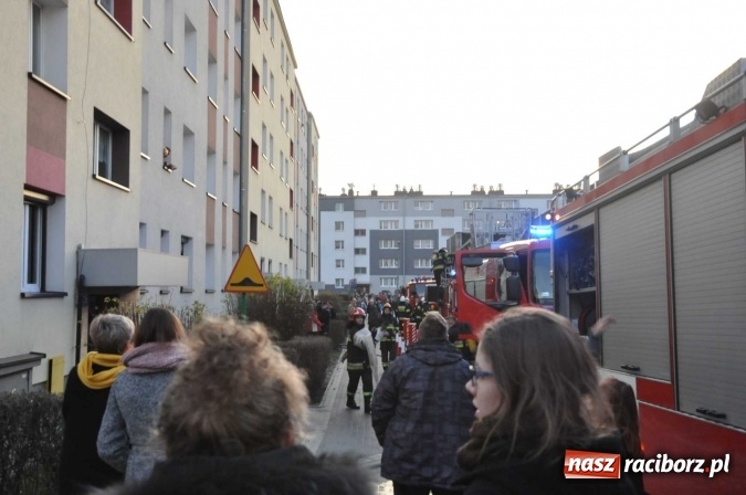 Zdjęcie w galerii na portalu naszraciborz.pl: Pożar w mieszkaniu przy Łąkowej - FOTO wiadomości z regionu