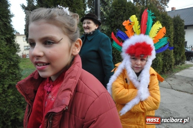 Zdjęcie w galerii na portalu naszraciborz.pl: Mali kolędnicy misyjni chcą pomóc Afryce wiadomości z regionu