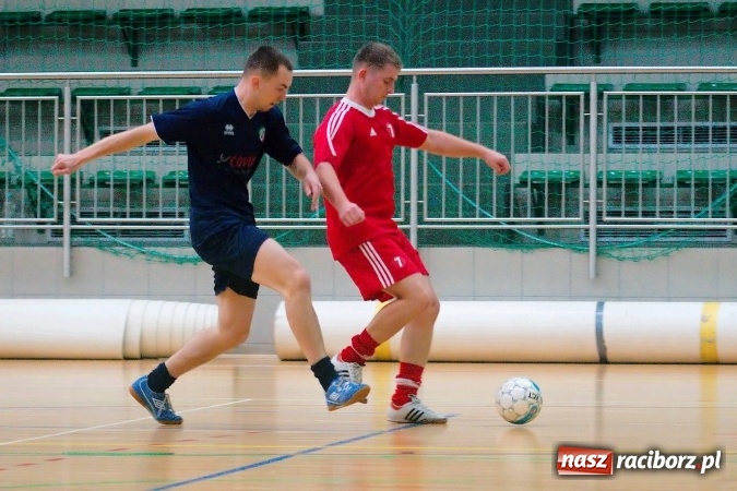 Zdjęcie w galerii na portalu naszraciborz.pl: Poświąteczne zmagania w HLPN. Wychylylybymy ponownie liderem wiadomości z regionu
