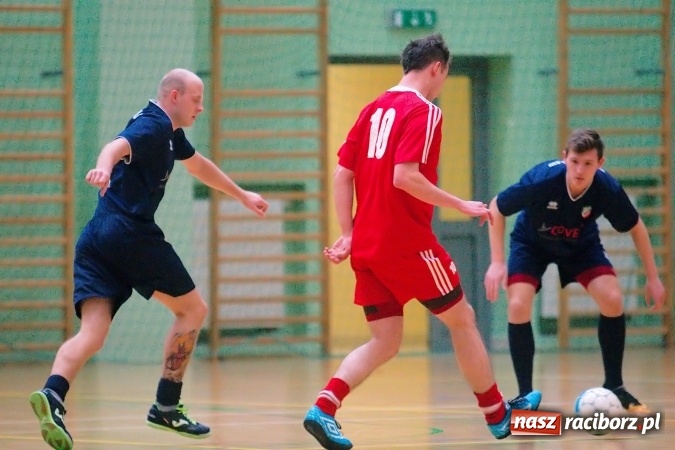 Zdjęcie w galerii na portalu naszraciborz.pl: Poświąteczne zmagania w HLPN. Wychylylybymy ponownie liderem wiadomości z regionu