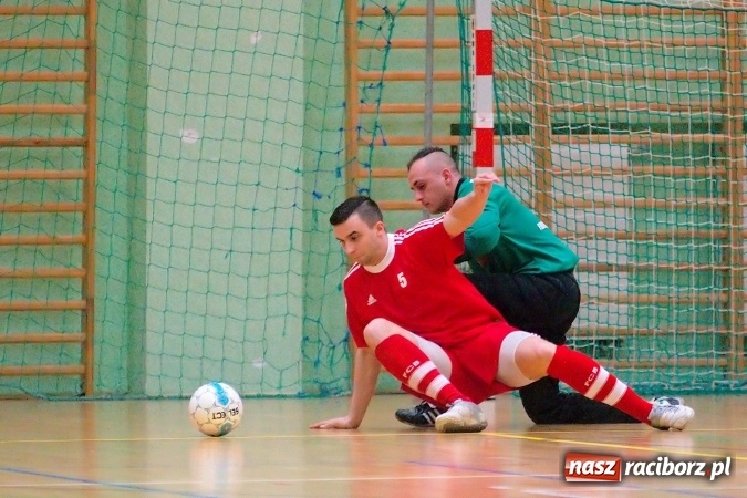 Zdjęcie w galerii na portalu naszraciborz.pl: Poświąteczne zmagania w HLPN. Wychylylybymy ponownie liderem wiadomości z regionu