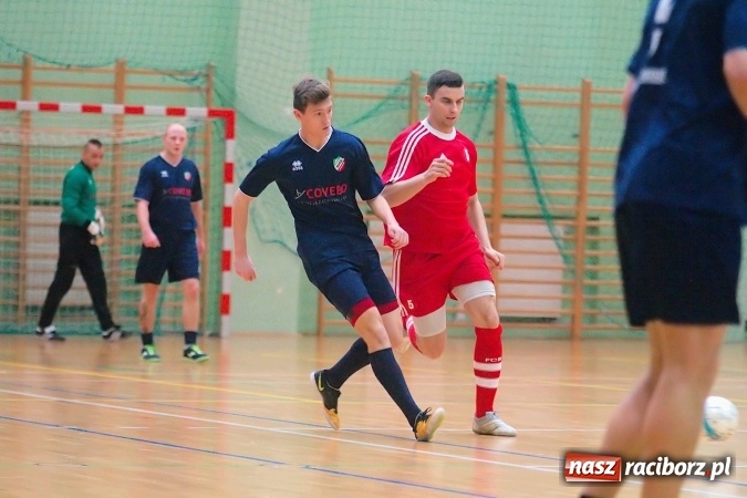 Zdjęcie w galerii na portalu naszraciborz.pl: Poświąteczne zmagania w HLPN. Wychylylybymy ponownie liderem wiadomości z regionu