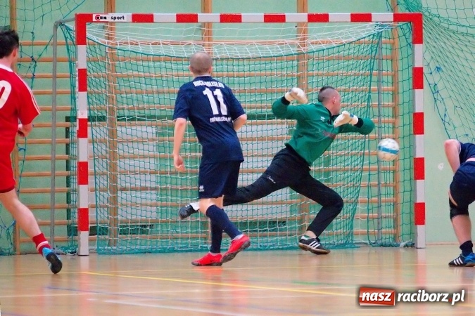 Zdjęcie w galerii na portalu naszraciborz.pl: Poświąteczne zmagania w HLPN. Wychylylybymy ponownie liderem wiadomości z regionu