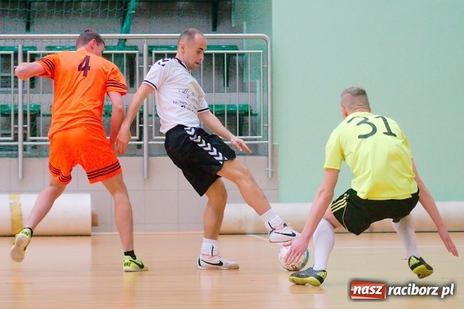 Zdjęcie w galerii na portalu naszraciborz.pl: Poświąteczne zmagania w HLPN. Wychylylybymy ponownie liderem wiadomości z regionu