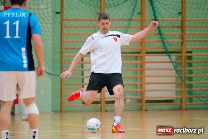 Zdjęcie w galerii na portalu naszraciborz.pl: Poświąteczne zmagania w HLPN. Wychylylybymy ponownie liderem wiadomości z regionu