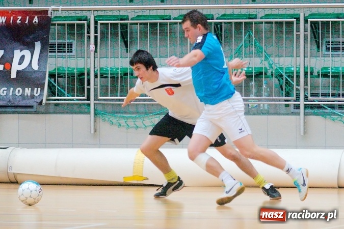 Zdjęcie w galerii na portalu naszraciborz.pl: Poświąteczne zmagania w HLPN. Wychylylybymy ponownie liderem wiadomości z regionu