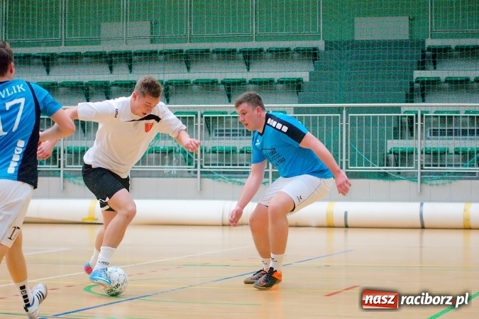 Zdjęcie w galerii na portalu naszraciborz.pl: Poświąteczne zmagania w HLPN. Wychylylybymy ponownie liderem wiadomości z regionu
