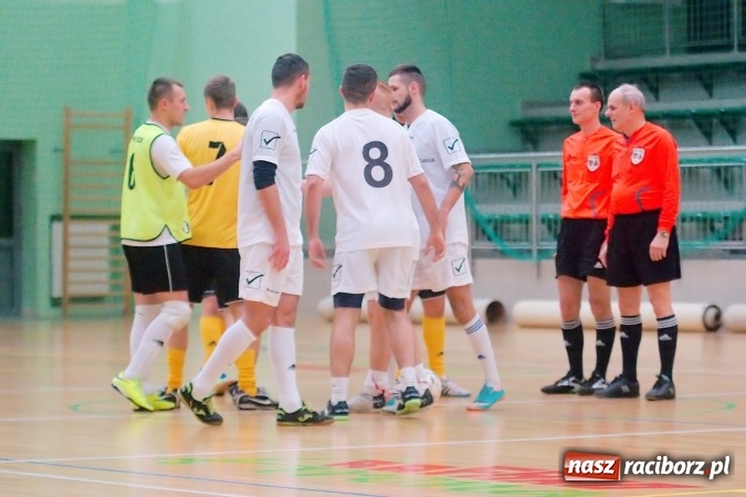 Zdjęcie w galerii na portalu naszraciborz.pl: Poświąteczne zmagania w HLPN. Wychylylybymy ponownie liderem wiadomości z regionu