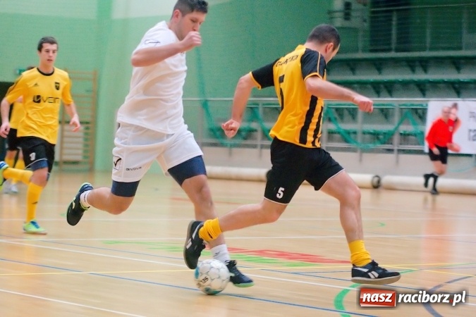 Zdjęcie w galerii na portalu naszraciborz.pl: Poświąteczne zmagania w HLPN. Wychylylybymy ponownie liderem wiadomości z regionu