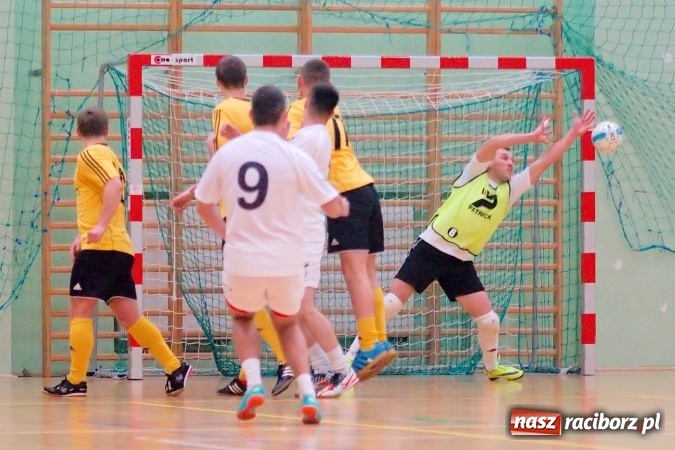 Zdjęcie w galerii na portalu naszraciborz.pl: Poświąteczne zmagania w HLPN. Wychylylybymy ponownie liderem wiadomości z regionu