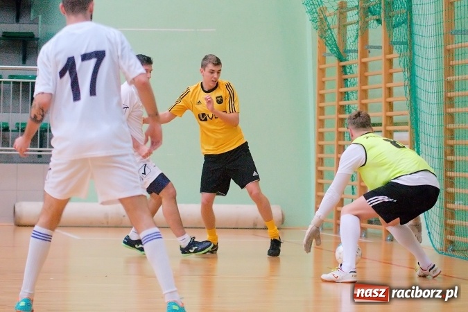 Zdjęcie w galerii na portalu naszraciborz.pl: Poświąteczne zmagania w HLPN. Wychylylybymy ponownie liderem wiadomości z regionu