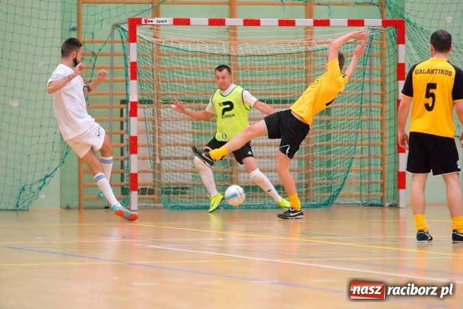 Zdjęcie w galerii na portalu naszraciborz.pl: Poświąteczne zmagania w HLPN. Wychylylybymy ponownie liderem wiadomości z regionu