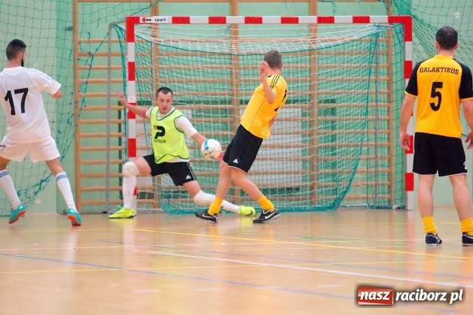 Zdjęcie w galerii na portalu naszraciborz.pl: Poświąteczne zmagania w HLPN. Wychylylybymy ponownie liderem wiadomości z regionu