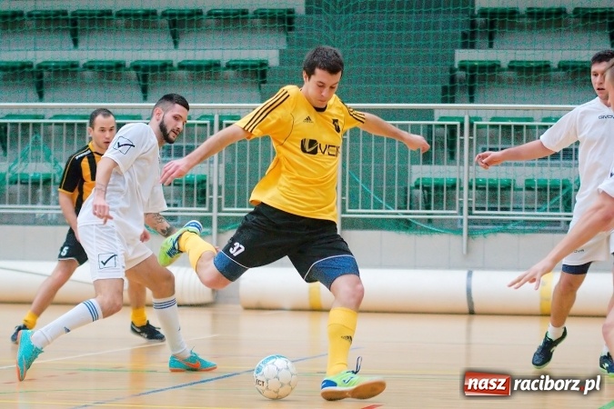 Zdjęcie w galerii na portalu naszraciborz.pl: Poświąteczne zmagania w HLPN. Wychylylybymy ponownie liderem wiadomości z regionu