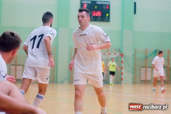 Zdjęcie w galerii na portalu naszraciborz.pl: Poświąteczne zmagania w HLPN. Wychylylybymy ponownie liderem wiadomości z regionu