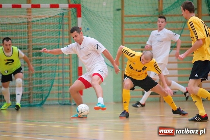 Zdjęcie w galerii na portalu naszraciborz.pl: Poświąteczne zmagania w HLPN. Wychylylybymy ponownie liderem wiadomości z regionu