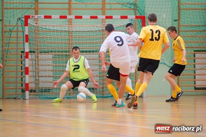 Zdjęcie w galerii na portalu naszraciborz.pl: Poświąteczne zmagania w HLPN. Wychylylybymy ponownie liderem wiadomości z regionu