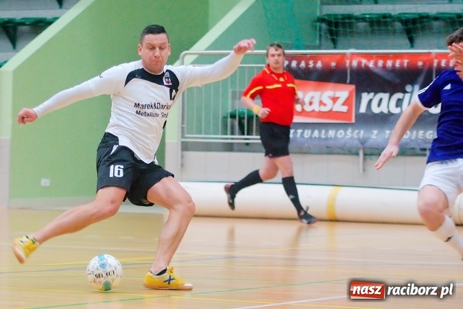 Zdjęcie w galerii na portalu naszraciborz.pl: Poświąteczne zmagania w HLPN. Wychylylybymy ponownie liderem wiadomości z regionu