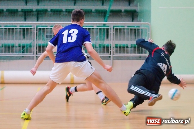 Zdjęcie w galerii na portalu naszraciborz.pl: Poświąteczne zmagania w HLPN. Wychylylybymy ponownie liderem wiadomości z regionu
