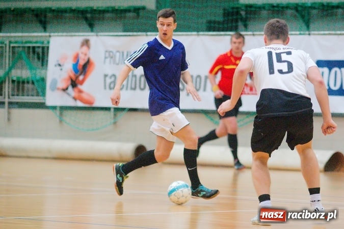 Zdjęcie w galerii na portalu naszraciborz.pl: Poświąteczne zmagania w HLPN. Wychylylybymy ponownie liderem wiadomości z regionu