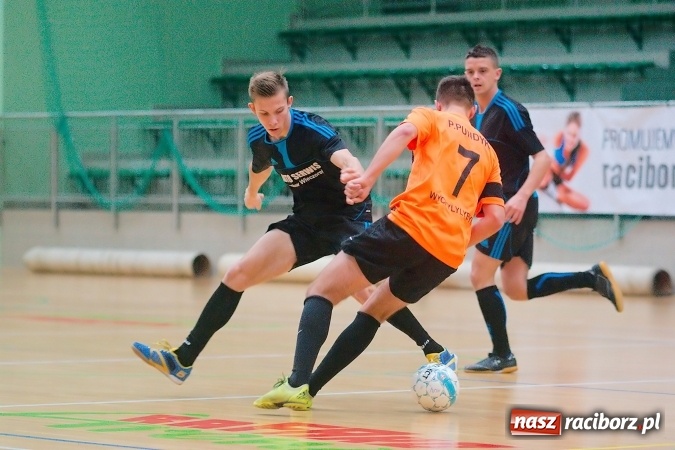 Zdjęcie w galerii na portalu naszraciborz.pl: Poświąteczne zmagania w HLPN. Wychylylybymy ponownie liderem wiadomości z regionu