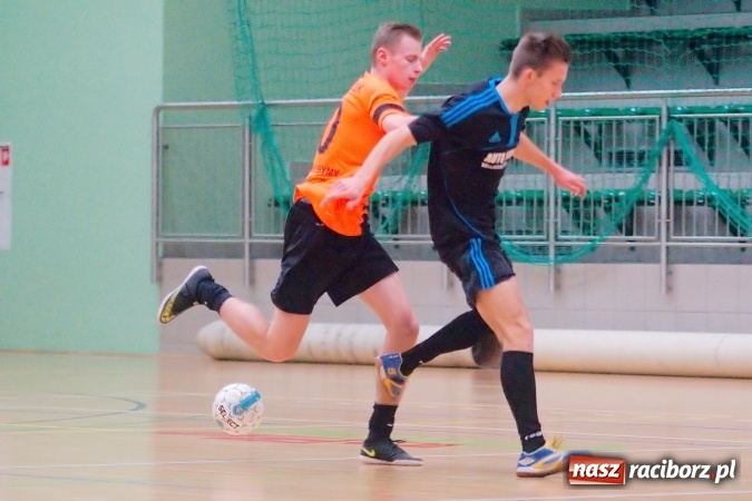 Zdjęcie w galerii na portalu naszraciborz.pl: Poświąteczne zmagania w HLPN. Wychylylybymy ponownie liderem wiadomości z regionu