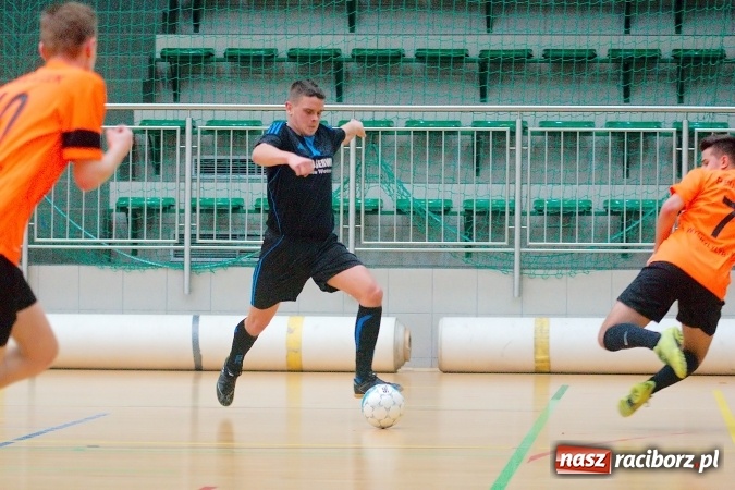 Zdjęcie w galerii na portalu naszraciborz.pl: Poświąteczne zmagania w HLPN. Wychylylybymy ponownie liderem wiadomości z regionu