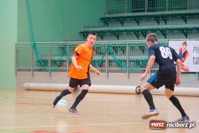 Zdjęcie w galerii na portalu naszraciborz.pl: Poświąteczne zmagania w HLPN. Wychylylybymy ponownie liderem wiadomości z regionu