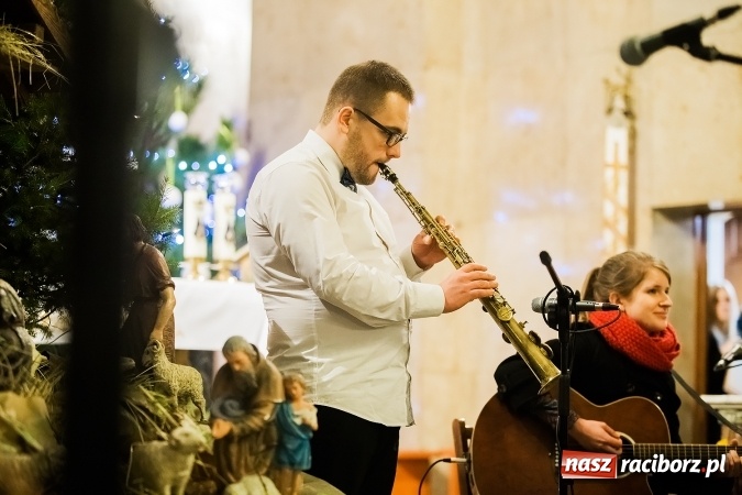 Zdjęcie w galerii na portalu naszraciborz.pl: Atlantyda kolędowała w Matce Bożej wiadomości z regionu