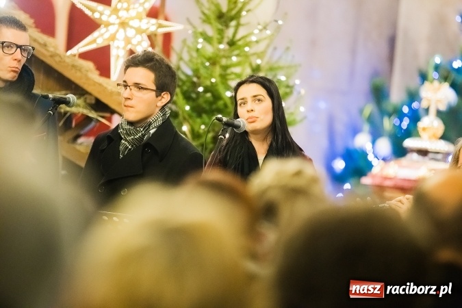 Zdjęcie w galerii na portalu naszraciborz.pl: Atlantyda kolędowała w Matce Bożej wiadomości z regionu