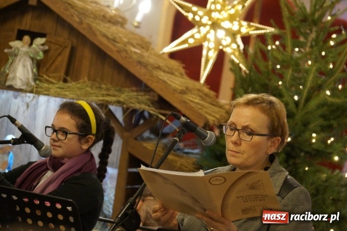 Zdjęcie w galerii na portalu naszraciborz.pl: Atlantyda kolędowała w Matce Bożej wiadomości z regionu