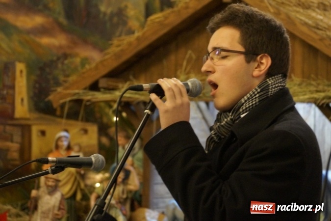 Zdjęcie w galerii na portalu naszraciborz.pl: Atlantyda kolędowała w Matce Bożej wiadomości z regionu