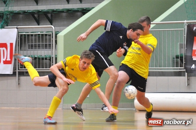 Zdjęcie w galerii na portalu naszraciborz.pl: HLPN: Grała druga liga wiadomości z regionu