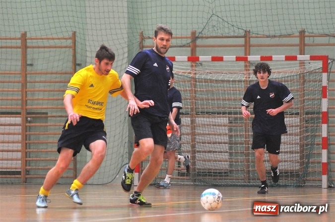 Zdjęcie w galerii na portalu naszraciborz.pl: HLPN: Grała druga liga wiadomości z regionu