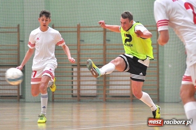 Zdjęcie w galerii na portalu naszraciborz.pl: HLPN: Grała druga liga wiadomości z regionu