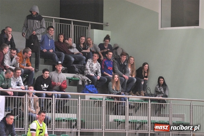 Zdjęcie w galerii na portalu naszraciborz.pl: HLPN: Grała druga liga wiadomości z regionu