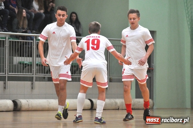 Zdjęcie w galerii na portalu naszraciborz.pl: HLPN: Grała druga liga wiadomości z regionu