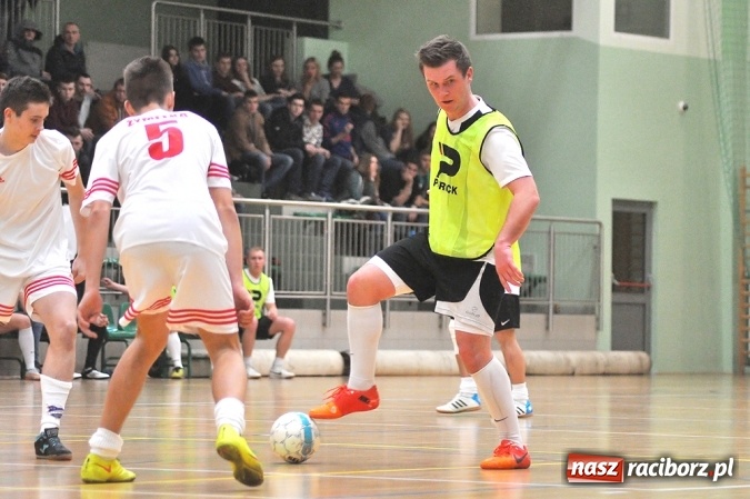 Zdjęcie w galerii na portalu naszraciborz.pl: HLPN: Grała druga liga wiadomości z regionu