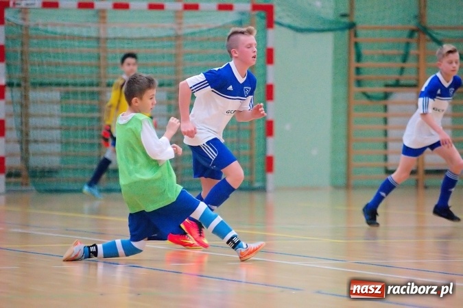 Zdjęcie w galerii na portalu naszraciborz.pl: Sportowe emocje w Arenie Rafako. III Turniej Noworoczny o puchar dyrektora SMS za nami. Raciborska Unia zwycięska wiadomości z regionu