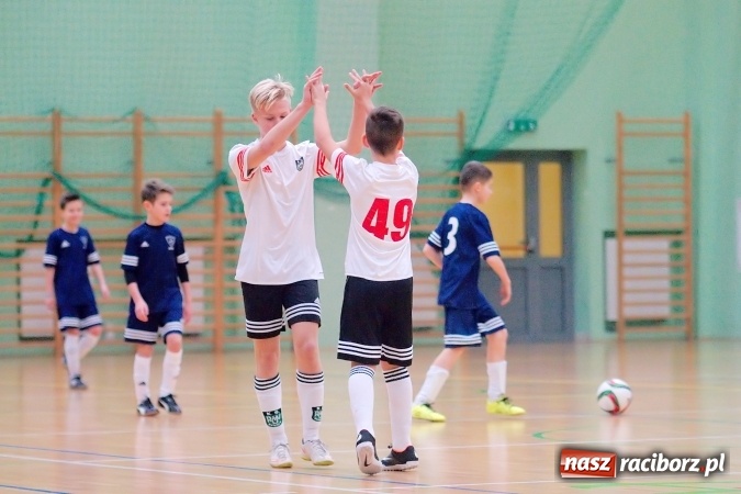 Zdjęcie w galerii na portalu naszraciborz.pl: Sportowe emocje w Arenie Rafako. III Turniej Noworoczny o puchar dyrektora SMS za nami. Raciborska Unia zwycięska wiadomości z regionu