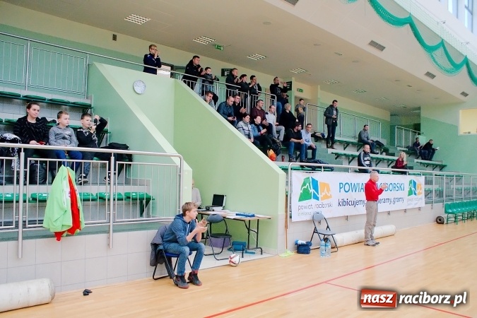 Zdjęcie w galerii na portalu naszraciborz.pl: Sportowe emocje w Arenie Rafako. III Turniej Noworoczny o puchar dyrektora SMS za nami. Raciborska Unia zwycięska wiadomości z regionu